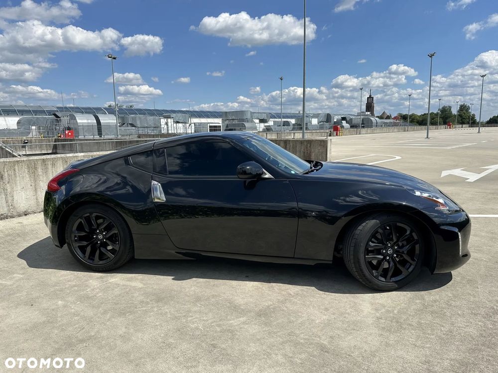 Nissan 370 Z Black Edition - 5