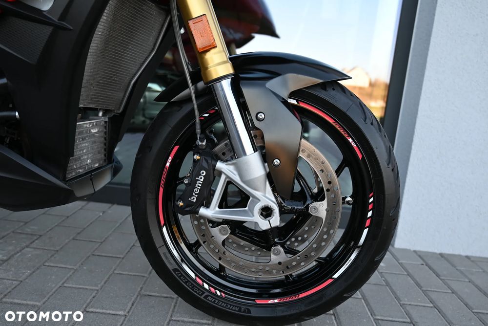 BMW XR - 18