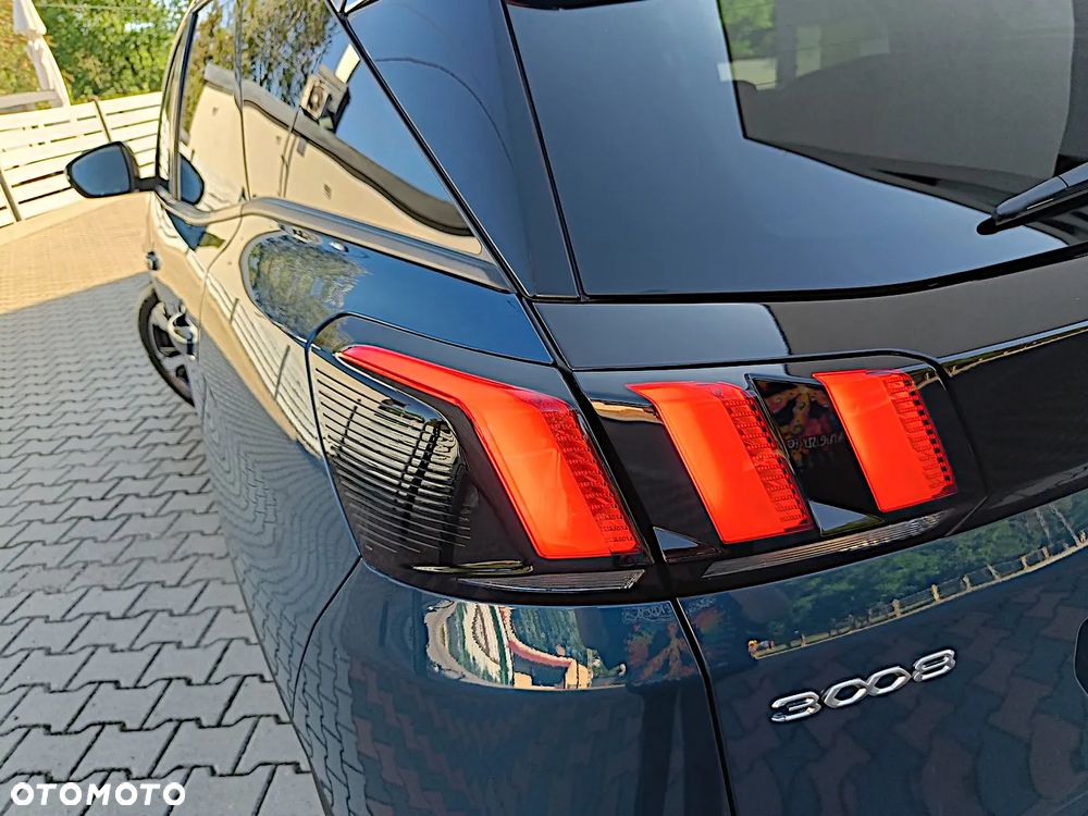 Peugeot 3008 PureTech 130 Stop & Start GPF Allure Pack - 29