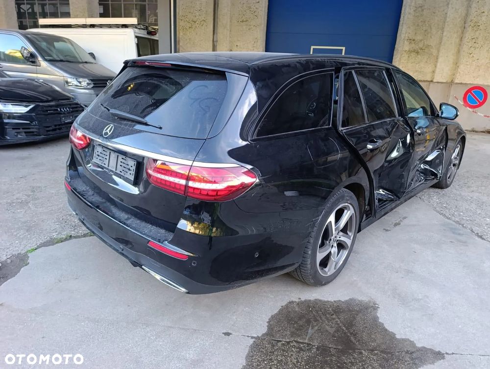 Mercedes-Benz Klasa E 220 d 4-Matic AMG - 4