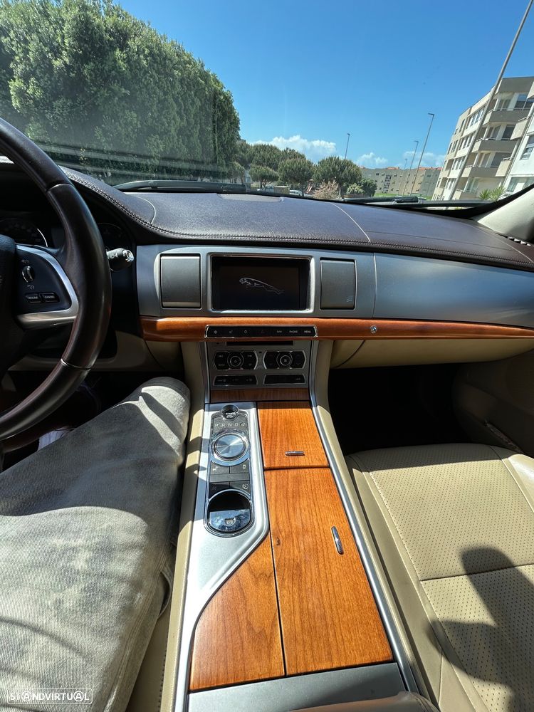 Jaguar XF 3.0 V6 S - 8