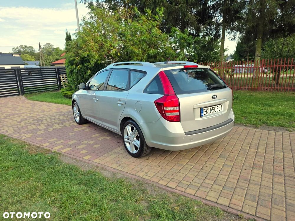 Kia Ceed - 24