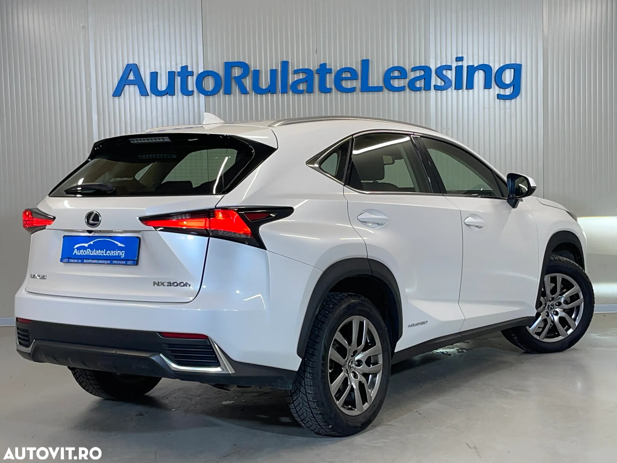 Lexus Seria NX 300h AWD Business - 3