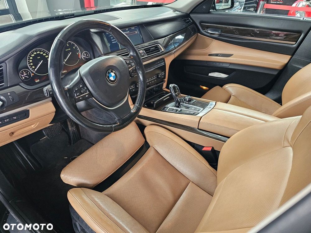 BMW Seria 7 - 11