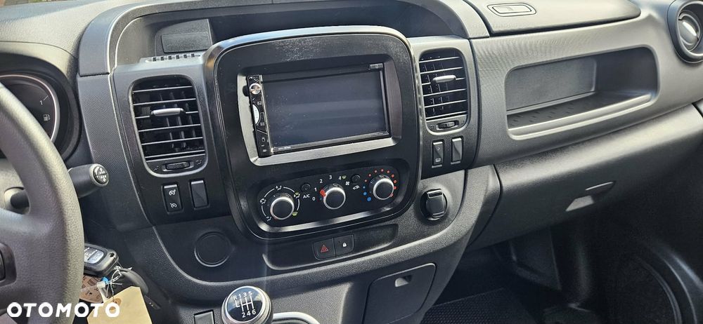 Renault TRAFIC - 9