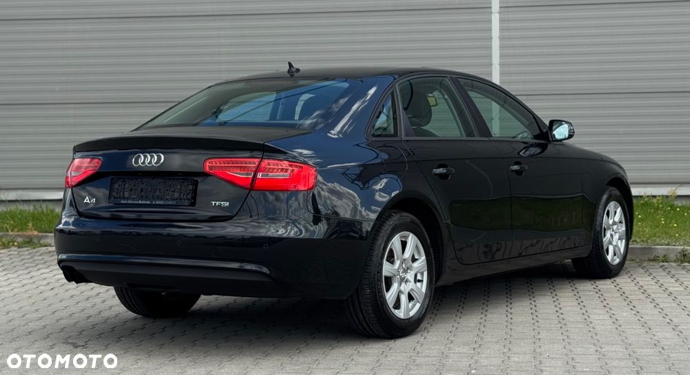 Audi A4 Limousine - 15