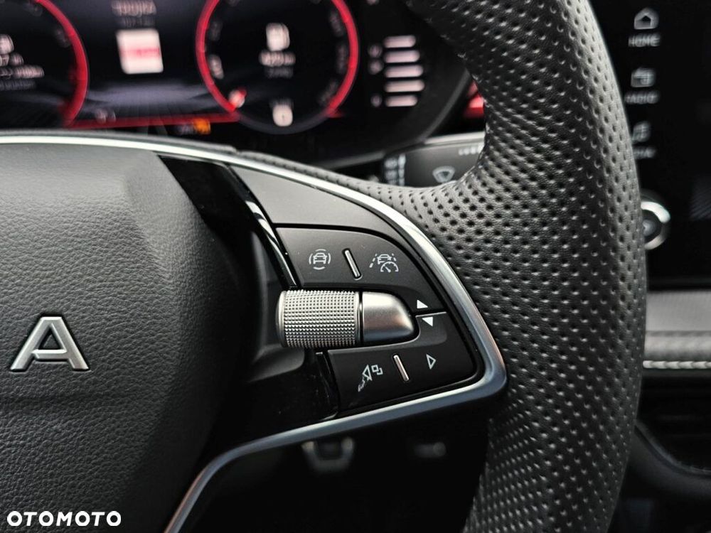 Skoda Fabia 1.0 TSI Monte Carlo - 30