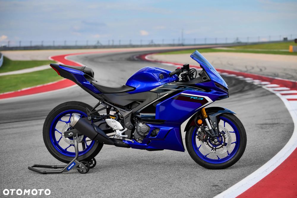 Yamaha R3 - 1