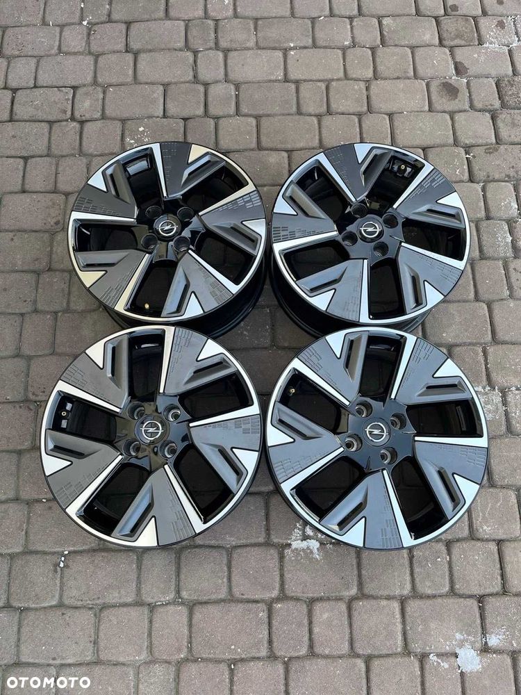 Oryginalne alufelgi Opel 4x108 17 cali Bicolor Corsa F eCorsa - 4