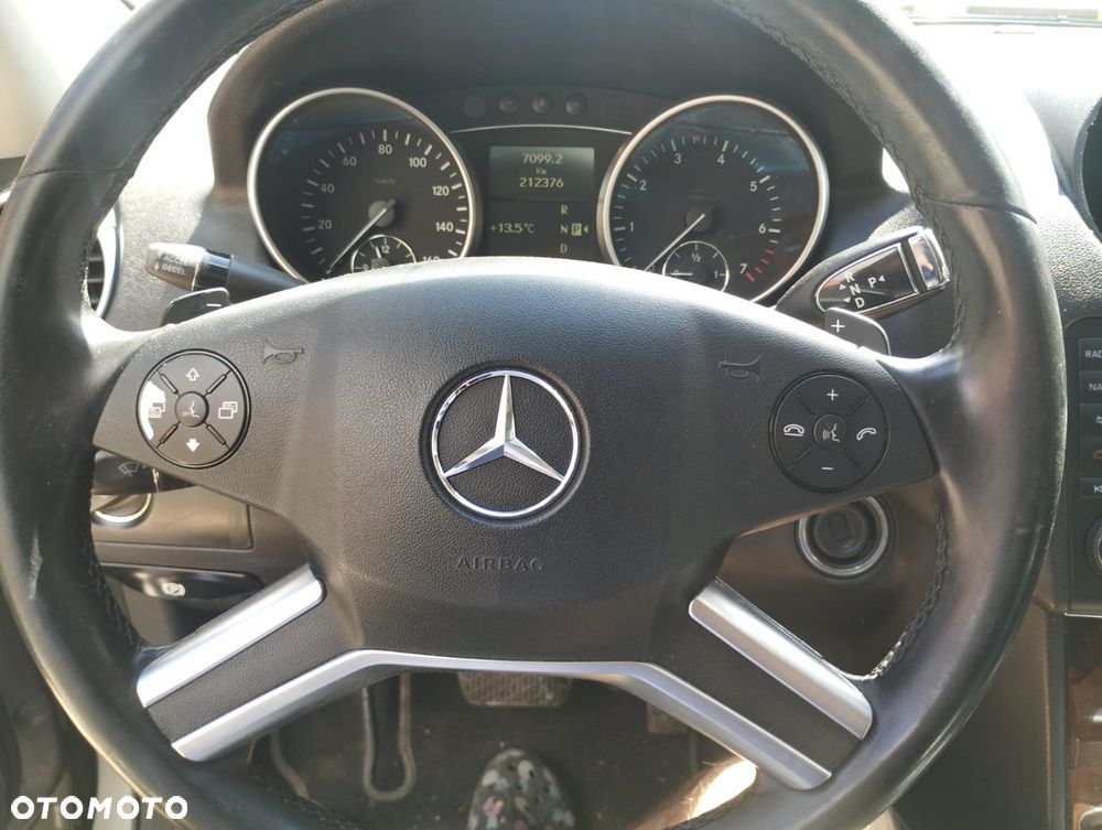 Mercedes-Benz ML - 12