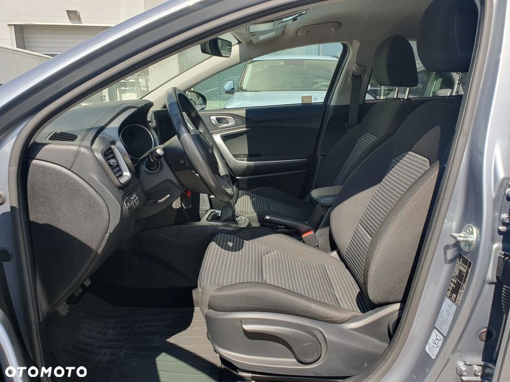 Kia XCeed 1.5 T-GDI M - 28