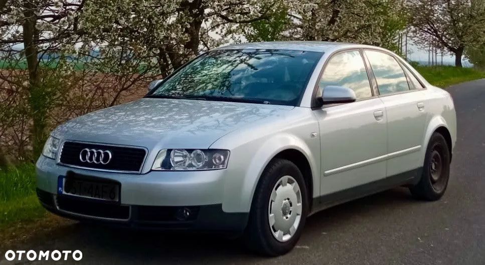 Audi A4 Limousine - 9