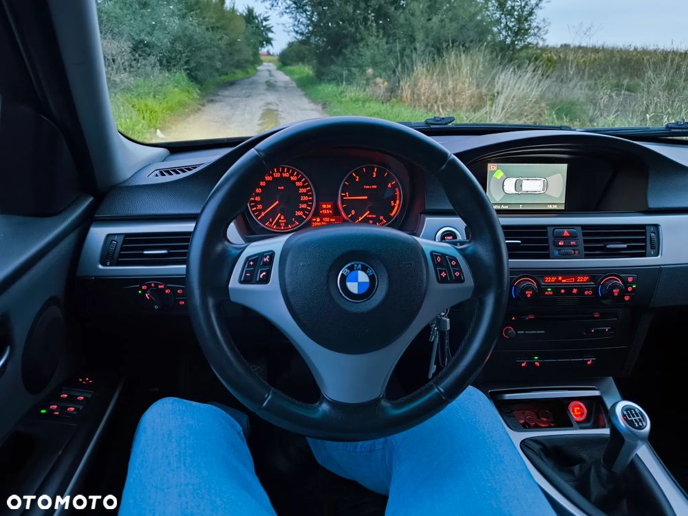 BMW Seria 3 320d - 6