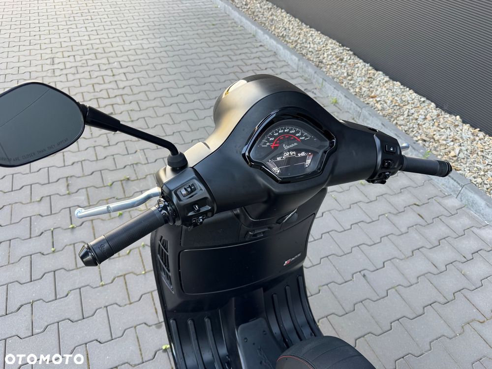 Vespa GTS - 9