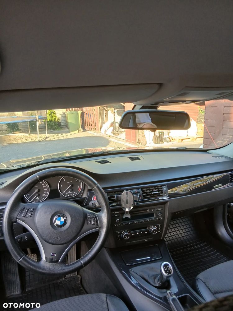BMW Seria 3 318d - 9