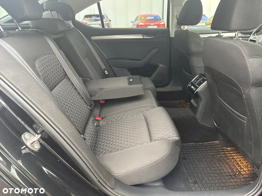 Skoda Superb 2.0 TDI SCR Style DSG - 20