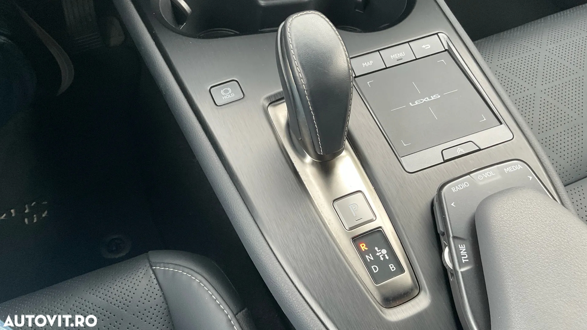Lexus UX 300e Luxury - 18