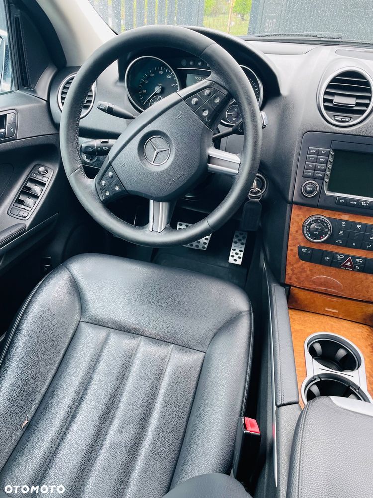 Mercedes-Benz ML 350 4-Matic - 14