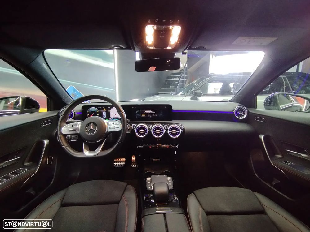Mercedes-Benz A 250 Limousine e AMG Line - 16