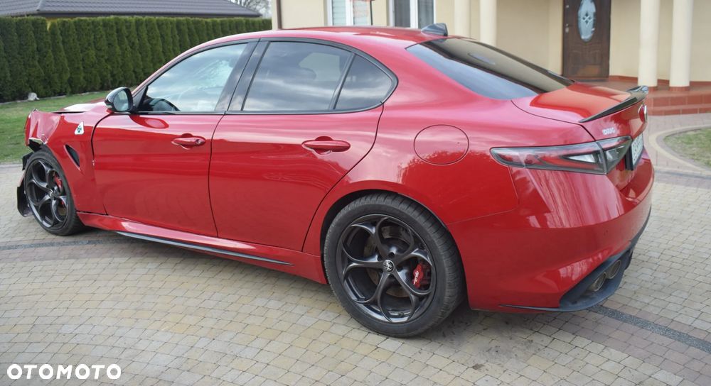 Alfa Romeo Giulia - 5