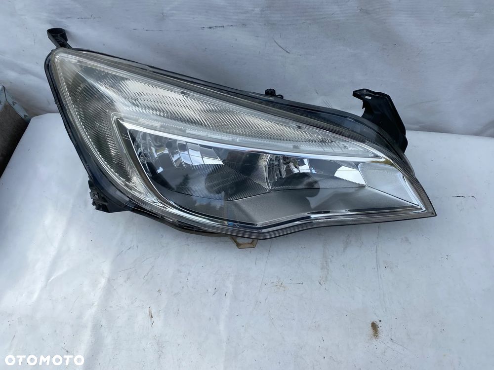 lampa astra j IV prawa eu cała - 2