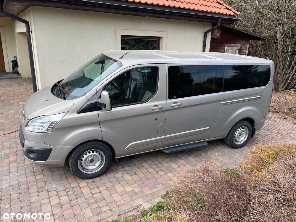 Ford Tourneo Custom - 35
