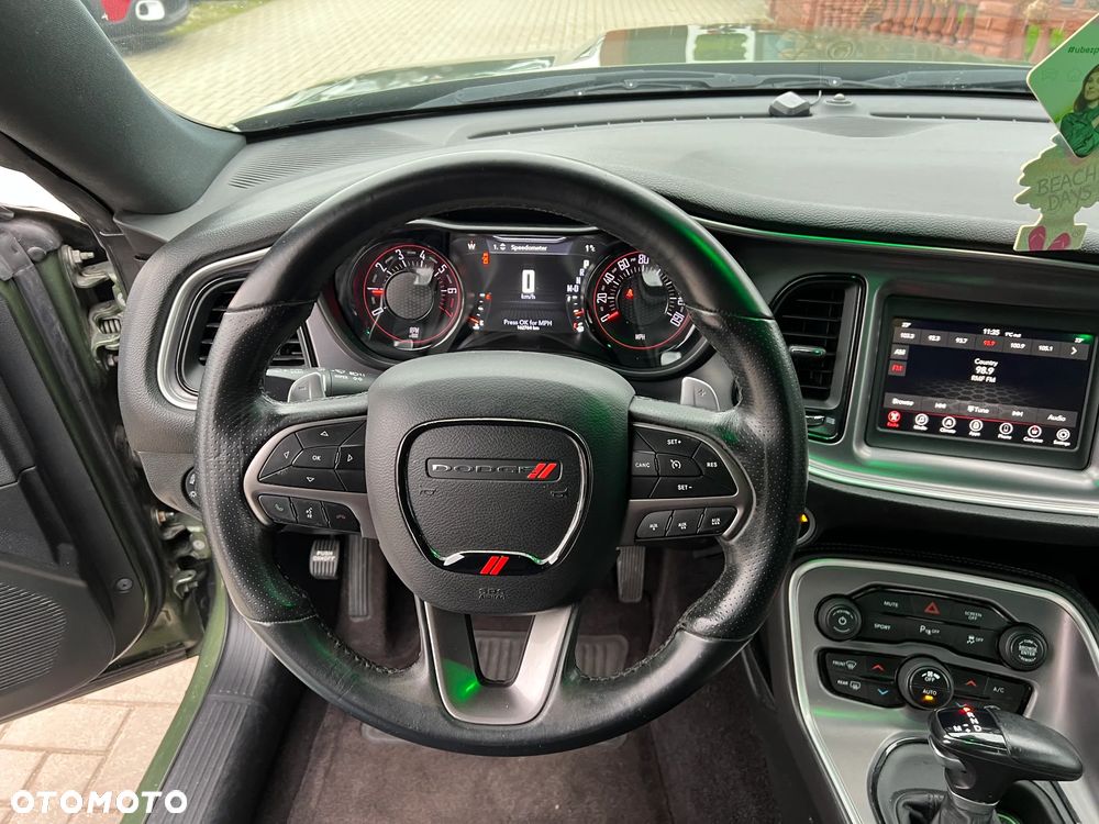 Dodge Challenger - 7