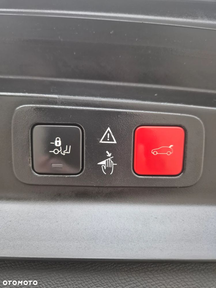 Peugeot 5008 1.6 BlueHDI Allure S&S EAT6 - 11