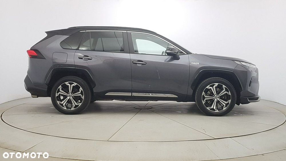 Toyota RAV4 - 8