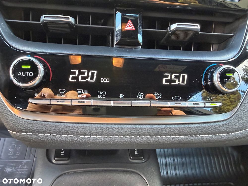 Toyota Corolla 1.8 Hybrid Comfort - 23