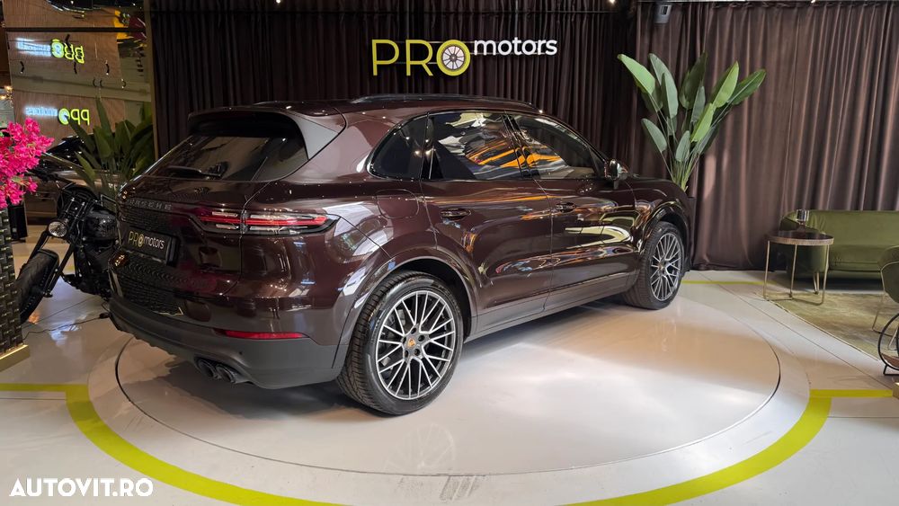Porsche Cayenne Standard - 4