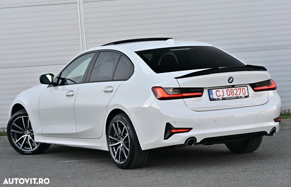 BMW Seria 3 330i xDrive Aut. Luxury Line - 9