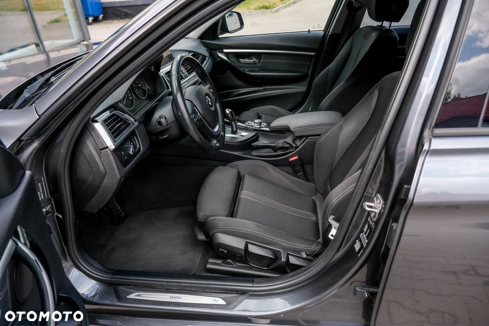BMW Seria 3 318d Sport Line Shadow - 20