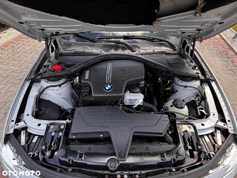 BMW Seria 3 328i Sport-Aut - 29