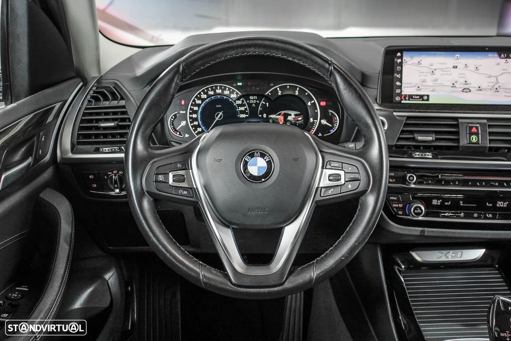 BMW X3 20 d xDrive Line Luxury - 4