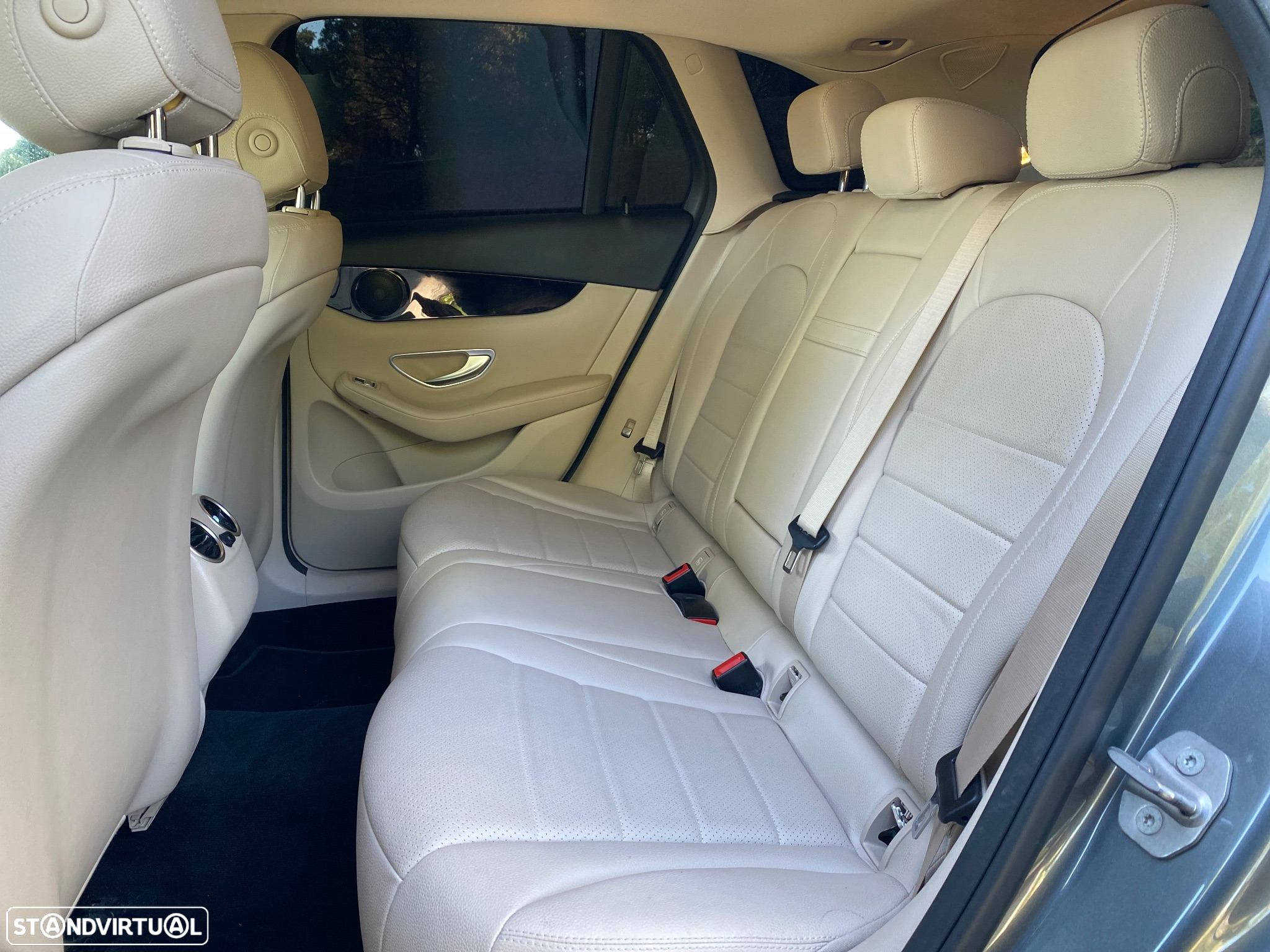 Mercedes-Benz GLC 220 d 4Matic 9G-TRONIC Exclusive - 24
