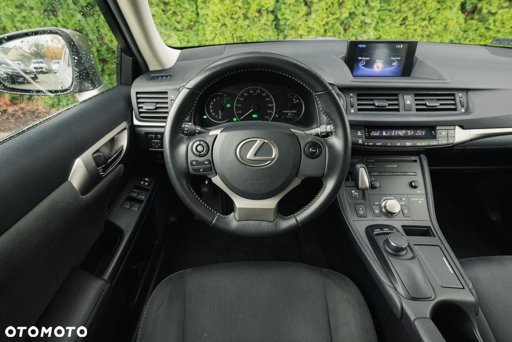 Lexus CT - 11
