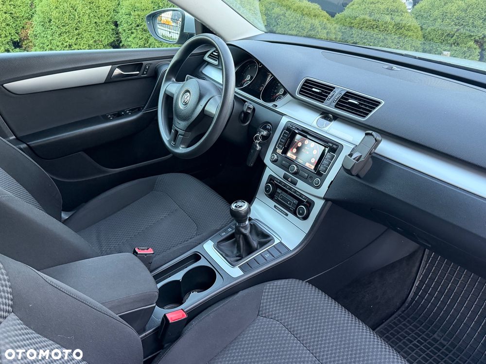 Volkswagen Passat 2.0 Blue TDI SCR Comfortline - 11