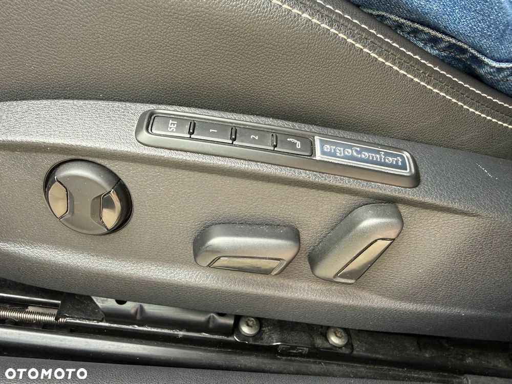 Volkswagen Passat 2.0 TSI Elegance DSG - 20