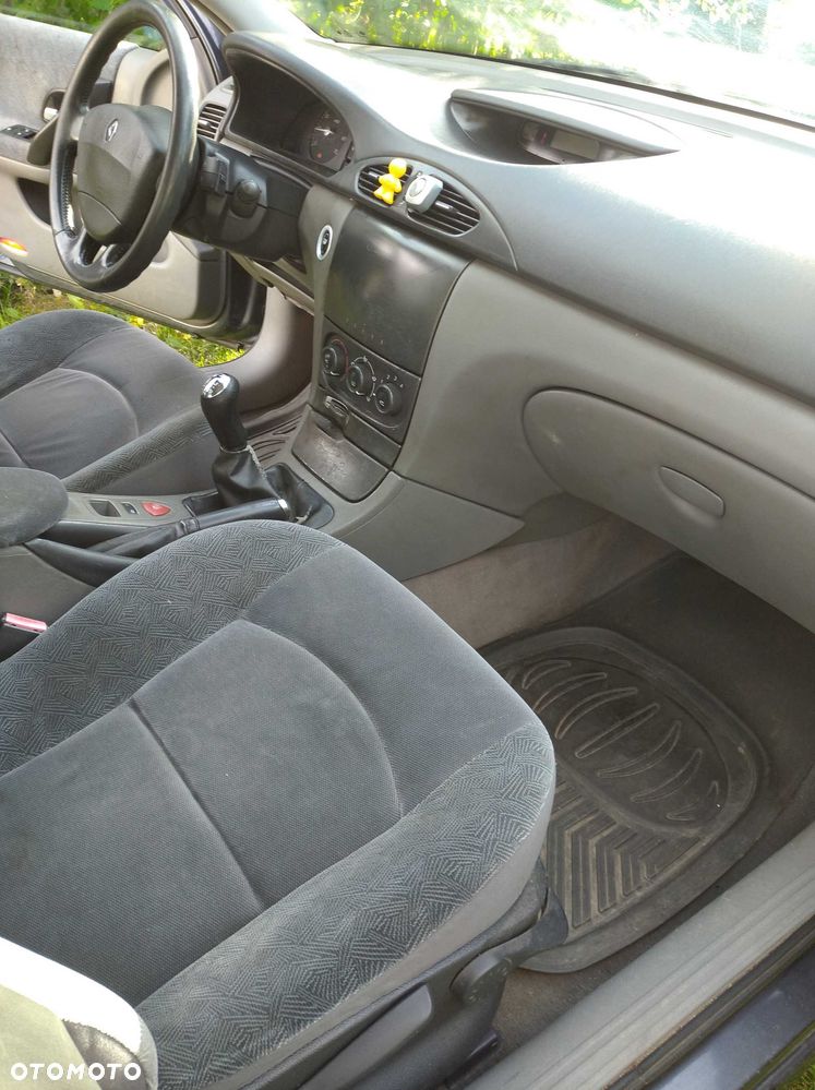 Renault Laguna - 4