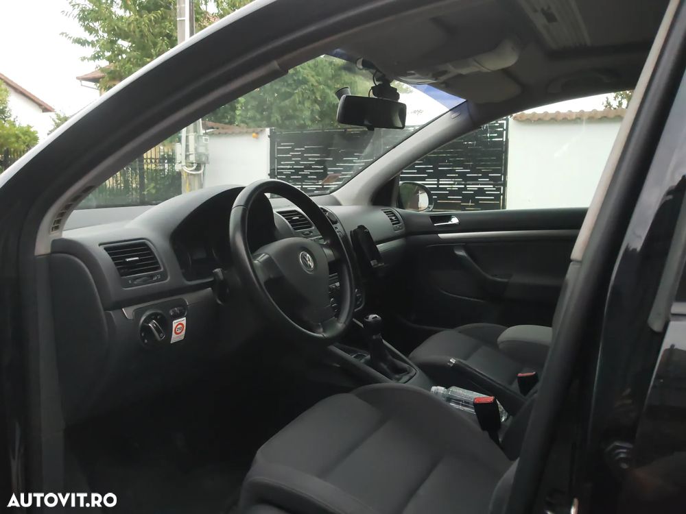 Volkswagen Golf - 5