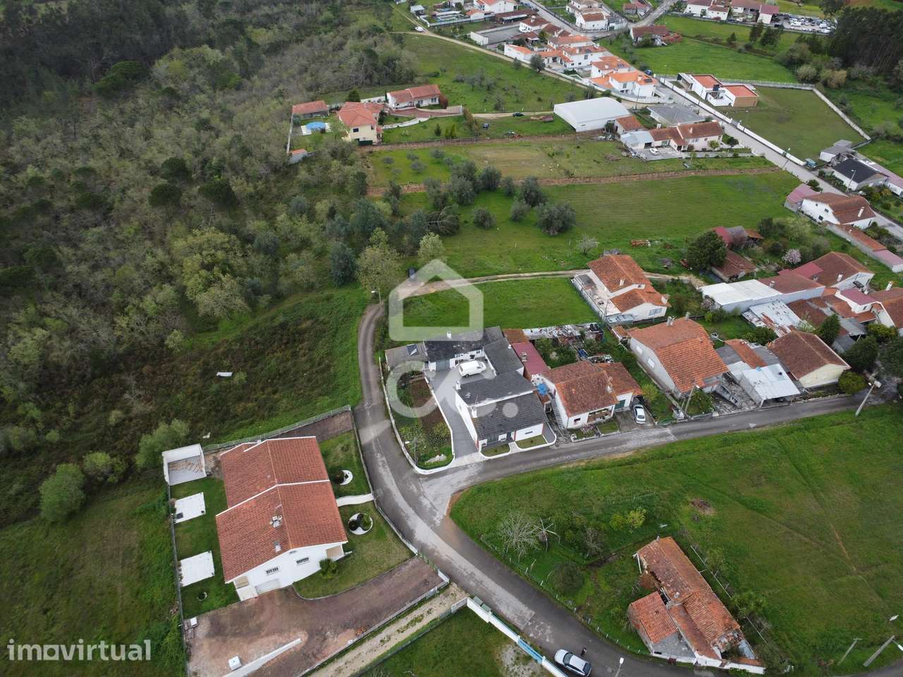 Moradia Térrea com Entradas Independentes – Ideal para Habitação e Inv - Grande imagem: 5/35
