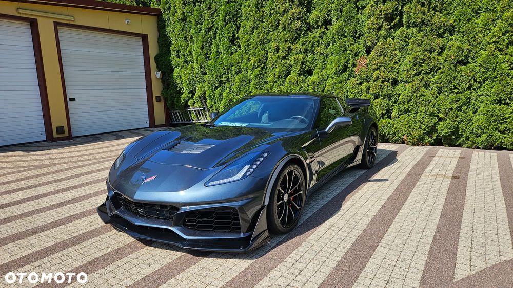 Chevrolet Corvette - 14