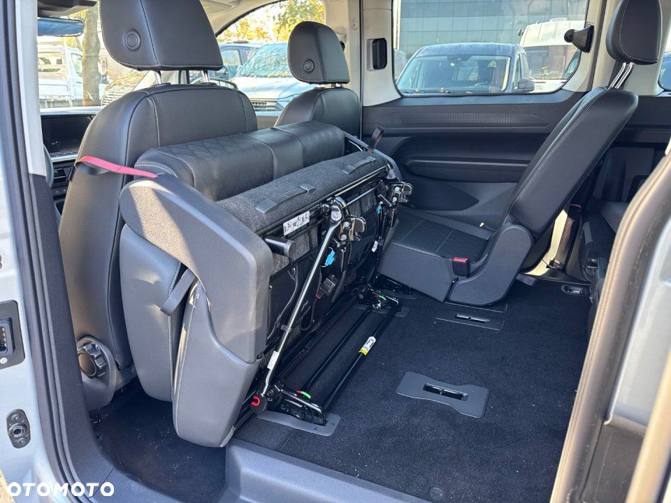 Ford Tourneo Connect - 32