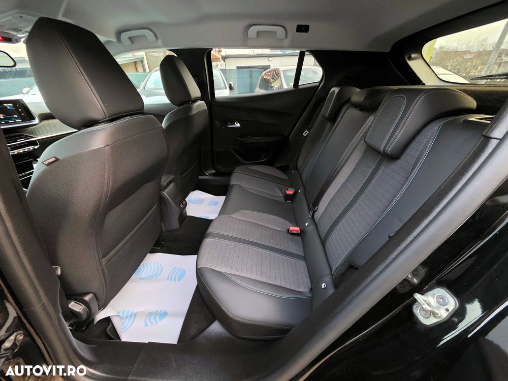 Peugeot 2008 PureTech 130 EAT8 Allure - 17