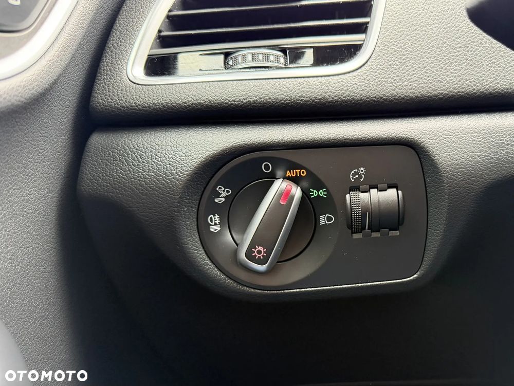 Audi Q3 1.4 TFSI CoD ultra S tronic - 32