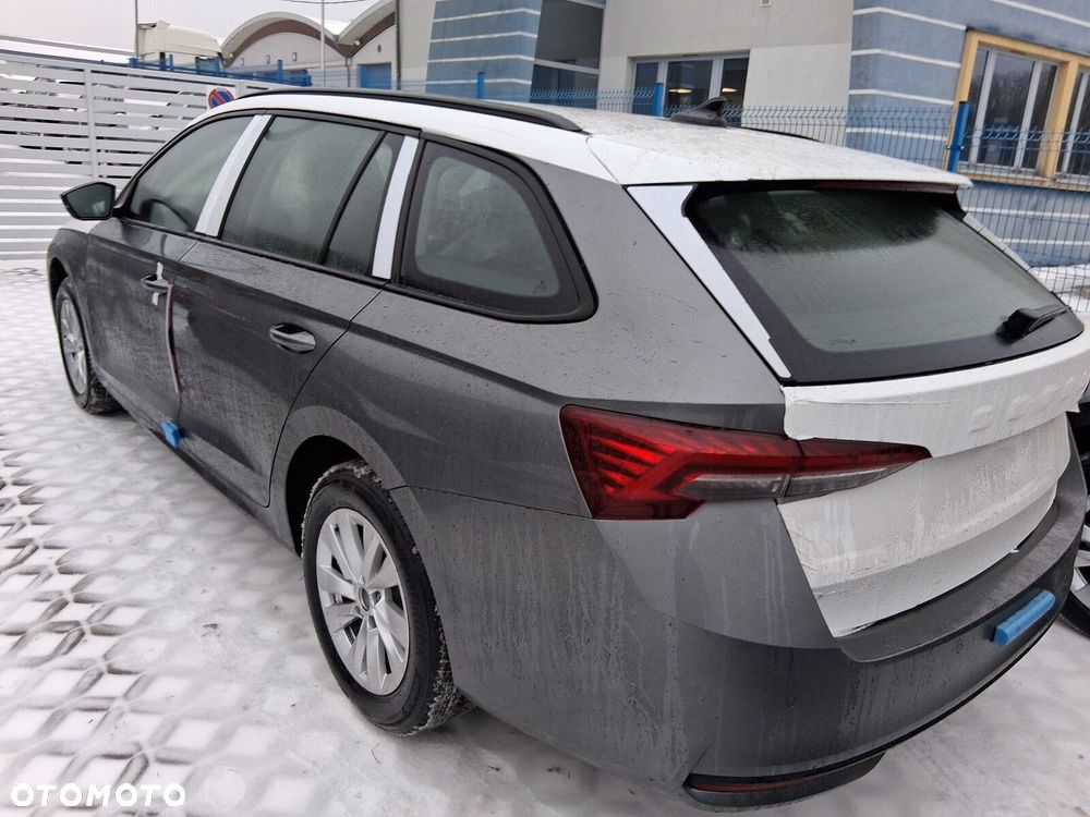 Skoda Octavia 2.0 TDI Edition 130 Essence DSG - 4