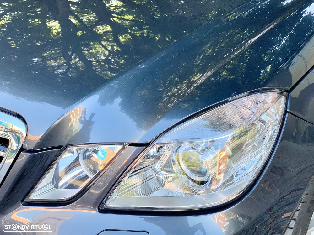 Mercedes-Benz E 300 Bluetec Hybrid Avantgarde - 19