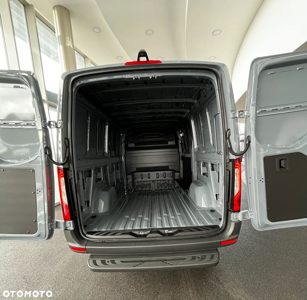 Mercedes-Benz Sprinter - 8