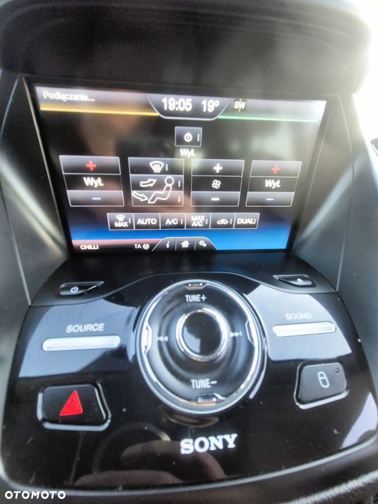 Ford Kuga 1.5 EcoBoost 2x4 Titanium - 25
